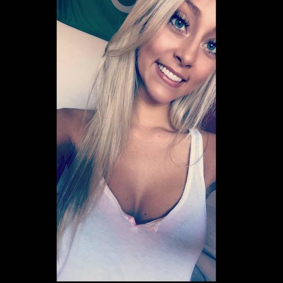 Meet your Posher, Kendra - Picture 1 of 1